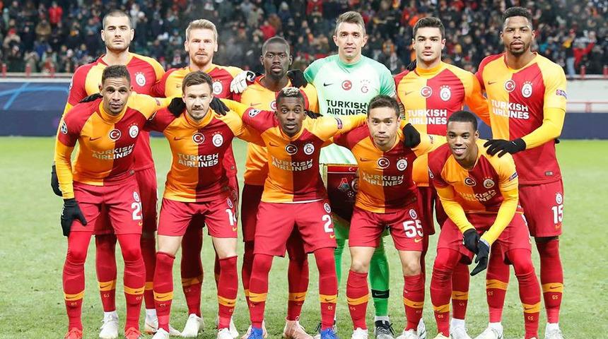 Galatasaray'da Serdar Aziz ve Eren Derdiyok ile yollarını ayırıyor