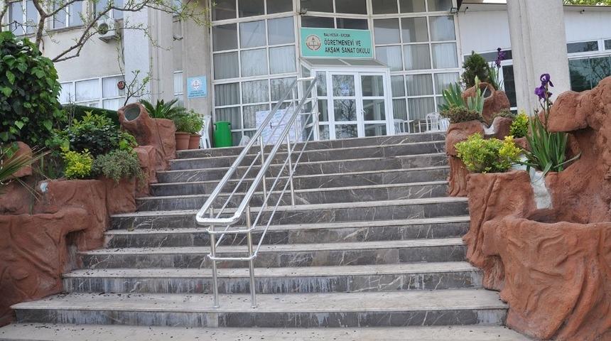 &Ouml;ğretmenevine tadilat yapılıyor