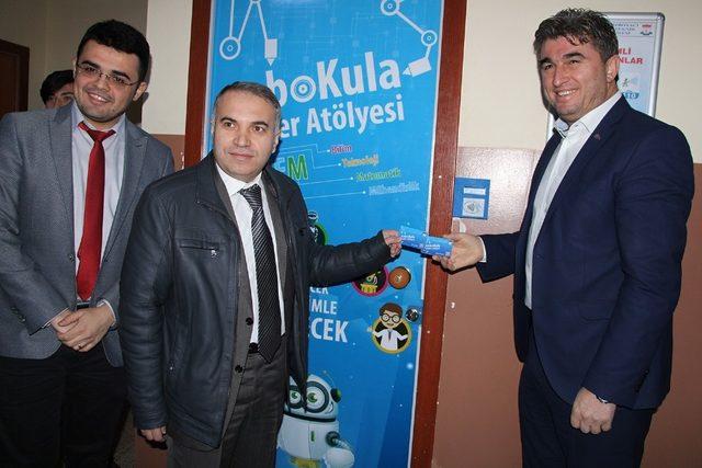 Kula’da ’RoboKula Maker’ atölyesi açıldı