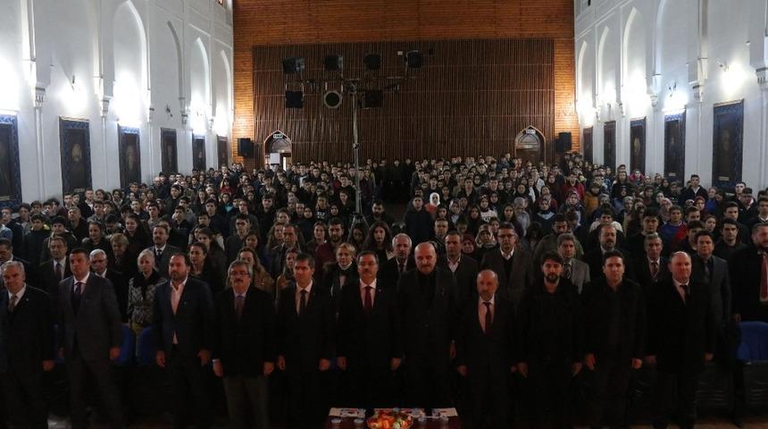 Mehmet Akif vefatının 82. yılında anıldı