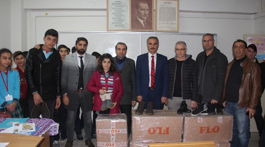 Mermerciler derneğinden eğitime destek