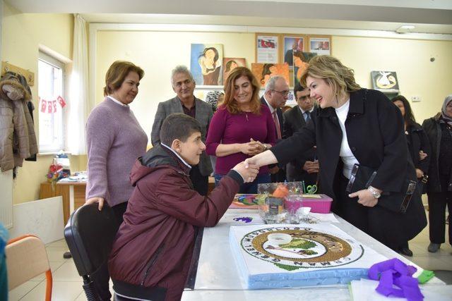 Vali Deniz’in eşi Olcay Deniz özel öğrencilerle buluştu