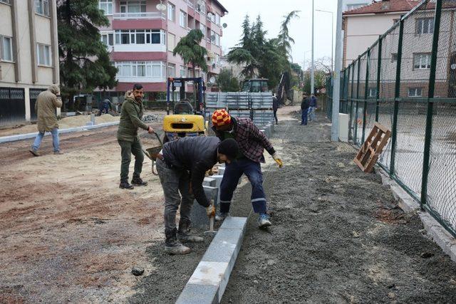 Kurtuluş Mahallesinde 35 sokakta asfalt çalışması devam ediyor