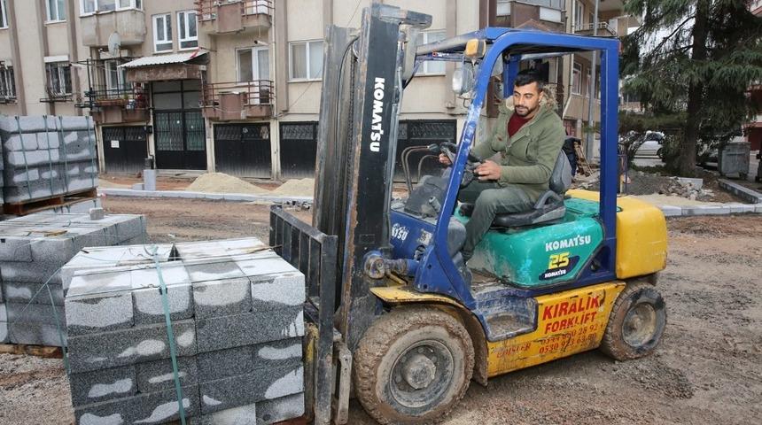 Kurtuluş Mahallesinde 35 sokakta asfalt &ccedil;alışması devam ediyor