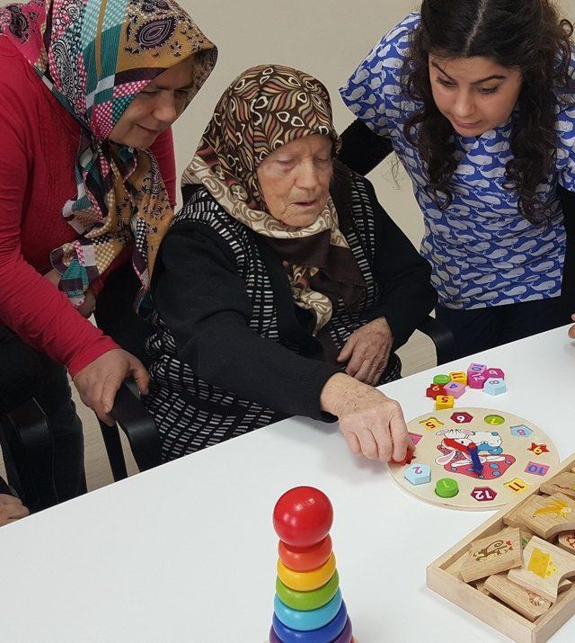 Alaşehir’de Alzheimer hastalarına büyük hizmet