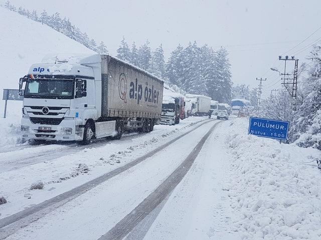 Tunceli'de 230 köy yolu kardan kapandı, 6 ilçede elektrik yok