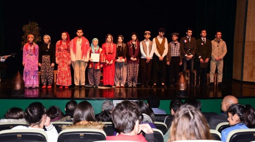 Osmaniye&rsquo;de liseler arası tiyatro yarışması başladı