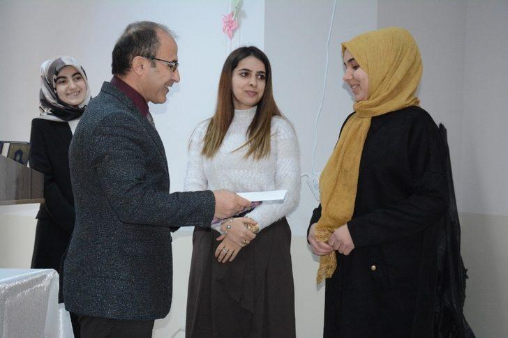 Hakkari’de ‘Kur’an-ı Kerim’i Güzel Okuma’ yarışması G4