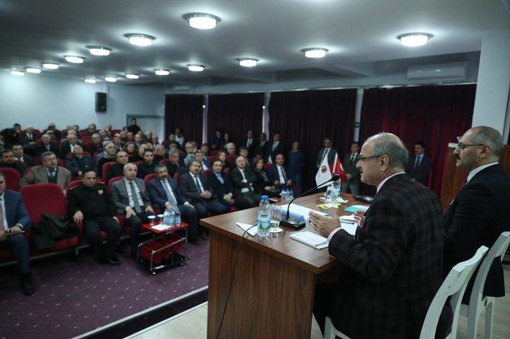 Vali Çakacak, muhtarların istek ve taleplerini dinledi G1