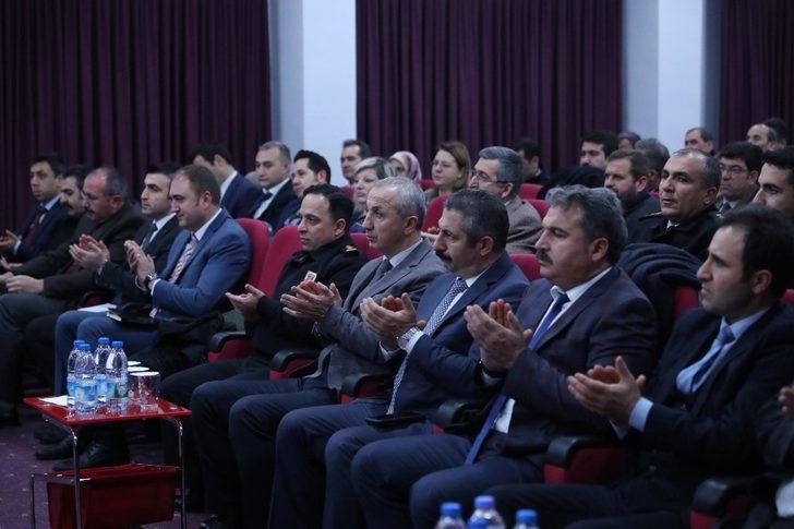 Vali Çakacak, muhtarların istek ve taleplerini dinledi G4