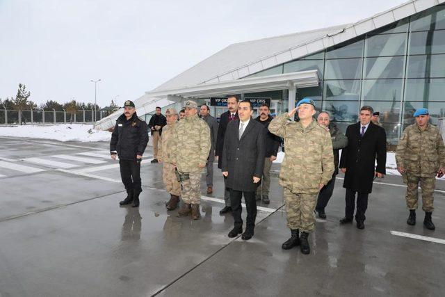 Sarıkamış'ta görevli komandolar, Suriye sınırına sevk edildi