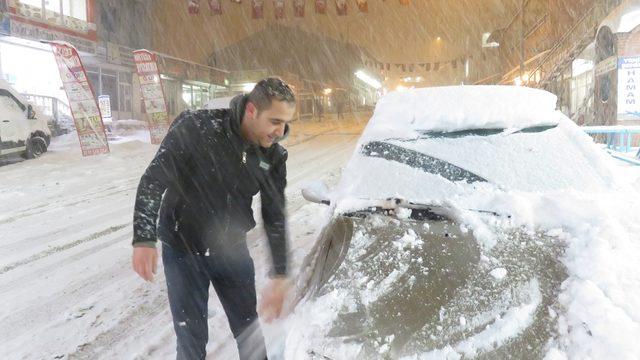 Başkale'de okullara kar tatili (3)