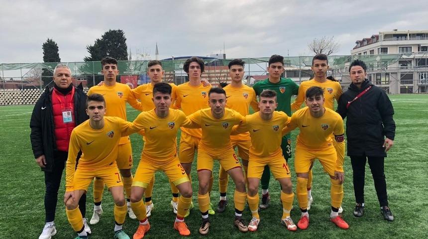 Kayserispor U-17 takımı puanla d&ouml;n&uuml;yor