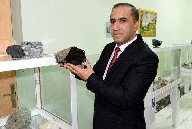 Colorado da &ccedil;ıkan rainbow taşı, Erzurum da da bulundu 1