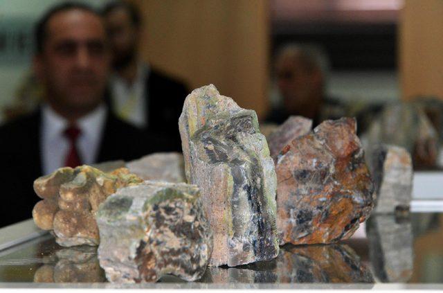 Colorado da &ccedil;ıkan rainbow taşı, Erzurum da da bulundu 3