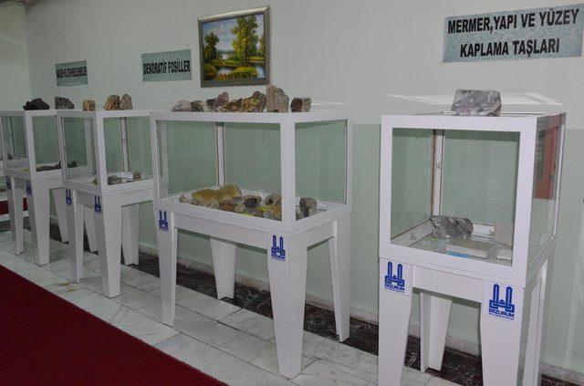 Colorado da &ccedil;ıkan rainbow taşı, Erzurum da da bulundu 4