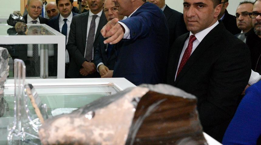 Colorado'da &ccedil;ıkan rainbow taşı, Erzurum'da da bulundu