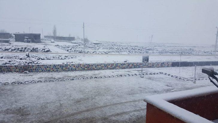 Karacadağ’da yılın ilk karı yağdı G5