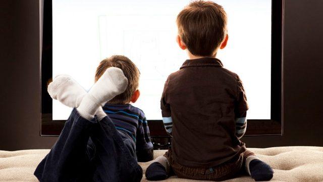  Çocuk programlarında 'abur cubur' reklamına yasak
