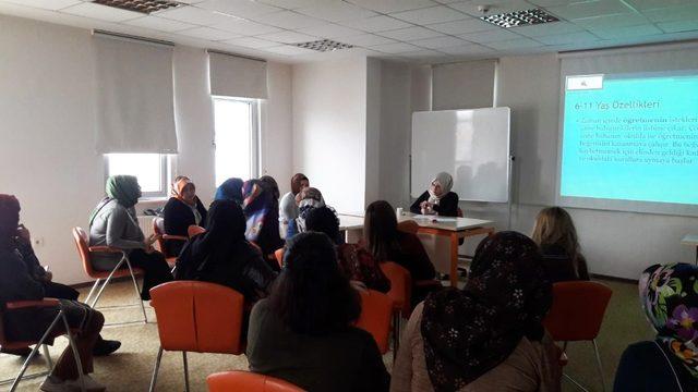 Çocuklar ve ergenlerle iletişim seminerleri