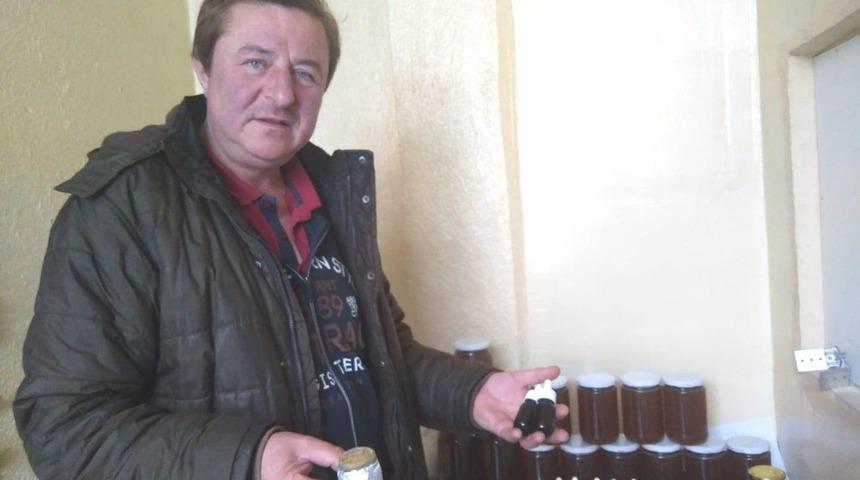 Hisarcıklı bal &uuml;reticisi doğal propolis &uuml;retiyor