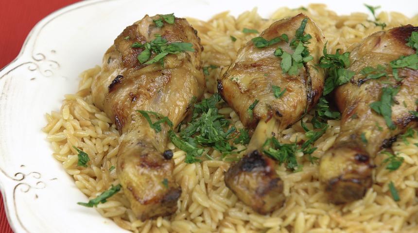 Fırında Tavuk İncik ve Arpa Şehriye Pilavı 