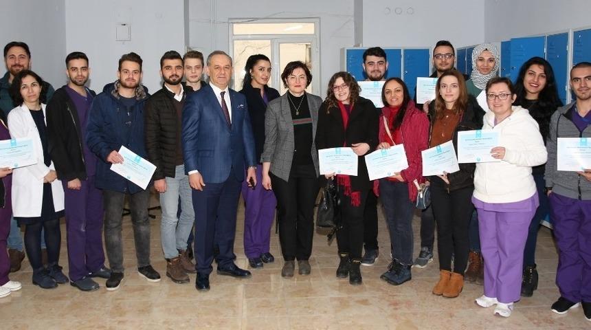 ESOG&Uuml;&rsquo;de Acil Servis Hemşireleri Temel Eğitim Kursu d&uuml;zenlendi