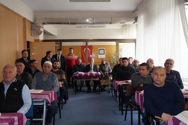 Eskişehir İl Müftüsü Gerek, Kırka’daki Kur’an kurslarında incelemelerde bulundu