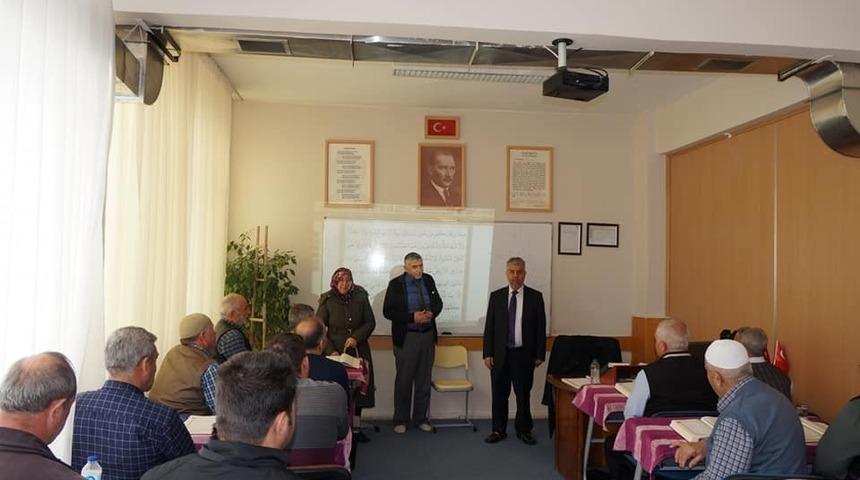 Eskişehir İl M&uuml;ft&uuml;s&uuml; Gerek, Kırka&rsquo;daki Kur&rsquo;an kurslarında incelemelerde bulundu