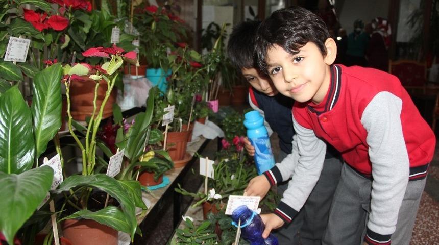 493 &ouml;ğrenci okulda &ccedil;i&ccedil;ek yetiştirdi