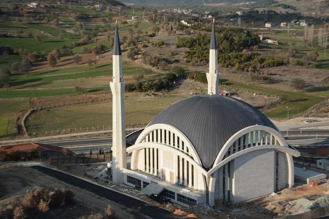 Uşaklılar Üniversite Cami için seferber oldu