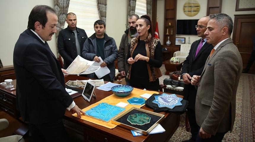 Bayburt &Ccedil;inima&ccedil;in Kalesi &ccedil;inilerine kavuşuyor