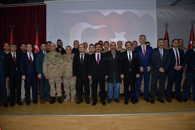 Diyarbakır da ter&ouml;ristleri etkisiz hale getiren g&uuml;venlik g&uuml;&ccedil;lerine başarı belgesi&nbsp; 4