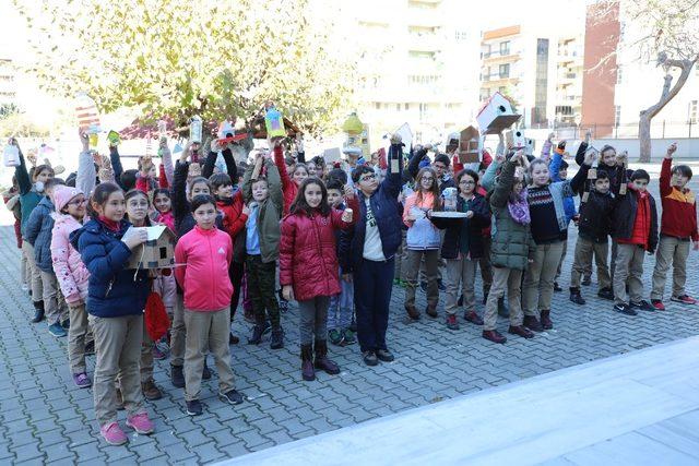 Spil Ortaokulu öğrencileri kuşlara umut oldu