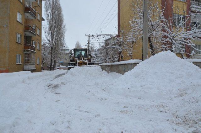 Palandöken Belediyesi kar temizleme çalışmalarına devam ediyor