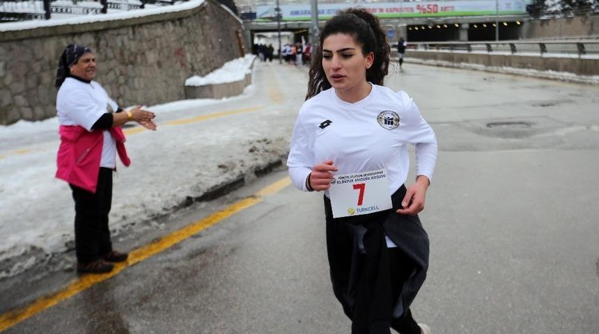 Yenimahalle&rsquo;nin &ouml;ğrencileri B&uuml;y&uuml;k Atat&uuml;rk Koşusu&rsquo;nda