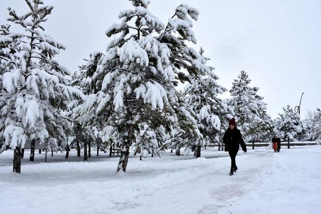 Üniversite öğrencilerinin Sivas'ta soğukla imtihanı