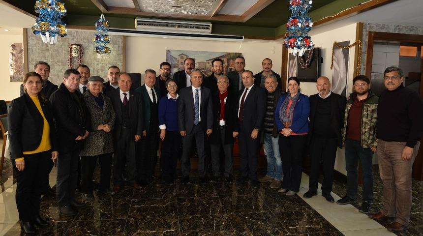 Meclis &uuml;yeleriyle yemekte buluştu