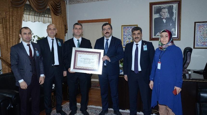 Hulusi Efendi Devlet Hastanesine anne dostu sertifikası verildi