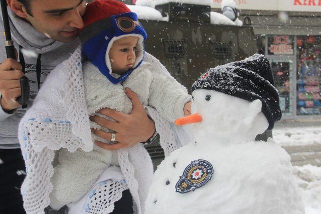 Hakkari’de kar yağışı