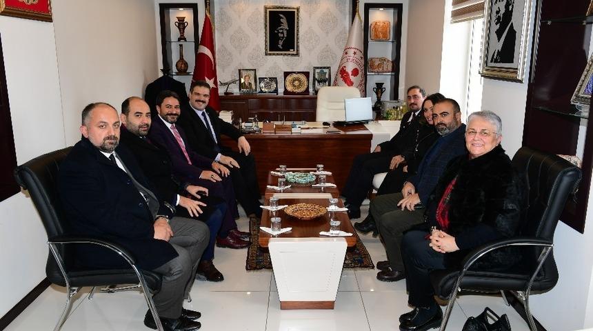 Rekt&ouml;r &Ccedil;omaklı Seyitgazi Kaymakamı Demirkol&rsquo;u ziyaret etti