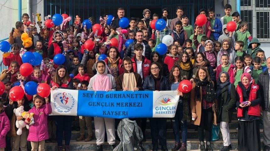 &lsquo;Elden Ele Mutluluk&rsquo;  programı başladı