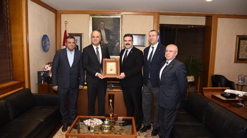 Rekt&ouml;r &Ccedil;omaklı&rsquo;ya ziyaretler s&uuml;r&uuml;yor