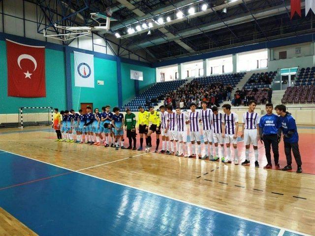 Hisarcık 15 Temmuz Şehitleri Anadolu Lisesi futsalda il ikincisi oldu