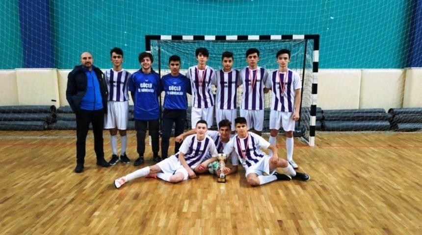 Hisarcık 15 Temmuz Şehitleri Anadolu Lisesi futsalda il ikincisi oldu