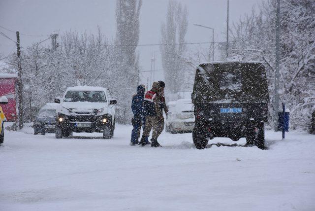 Doğu kara gömüldü