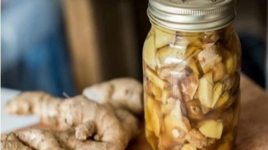 Zencefili Bir de B&ouml;yle Deneyin: Kolesterol&uuml; D&uuml;ş&uuml;r&uuml;yor, Kanseri Riskini Azaltıyor!