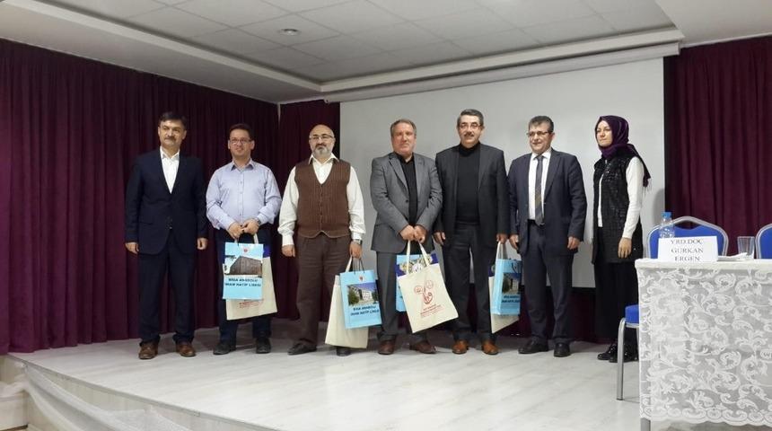 Gen&ccedil;lik d&ouml;nemi sorunları ve &ouml;fke kontrol&uuml; anlatıldı