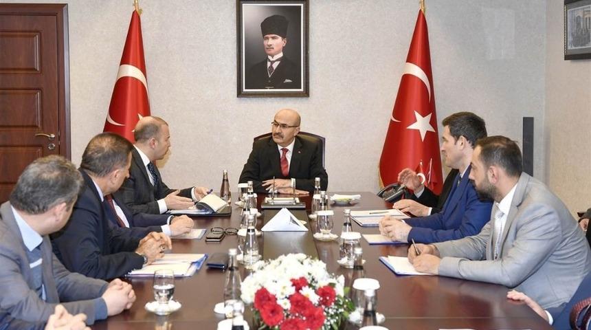 Vali Demirtaş: "Metruk binalar biran evvel yıkılmalı"