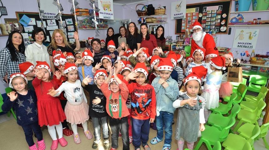 Fo&ccedil;a&rsquo;da miniklerin yeni yıl sevinci